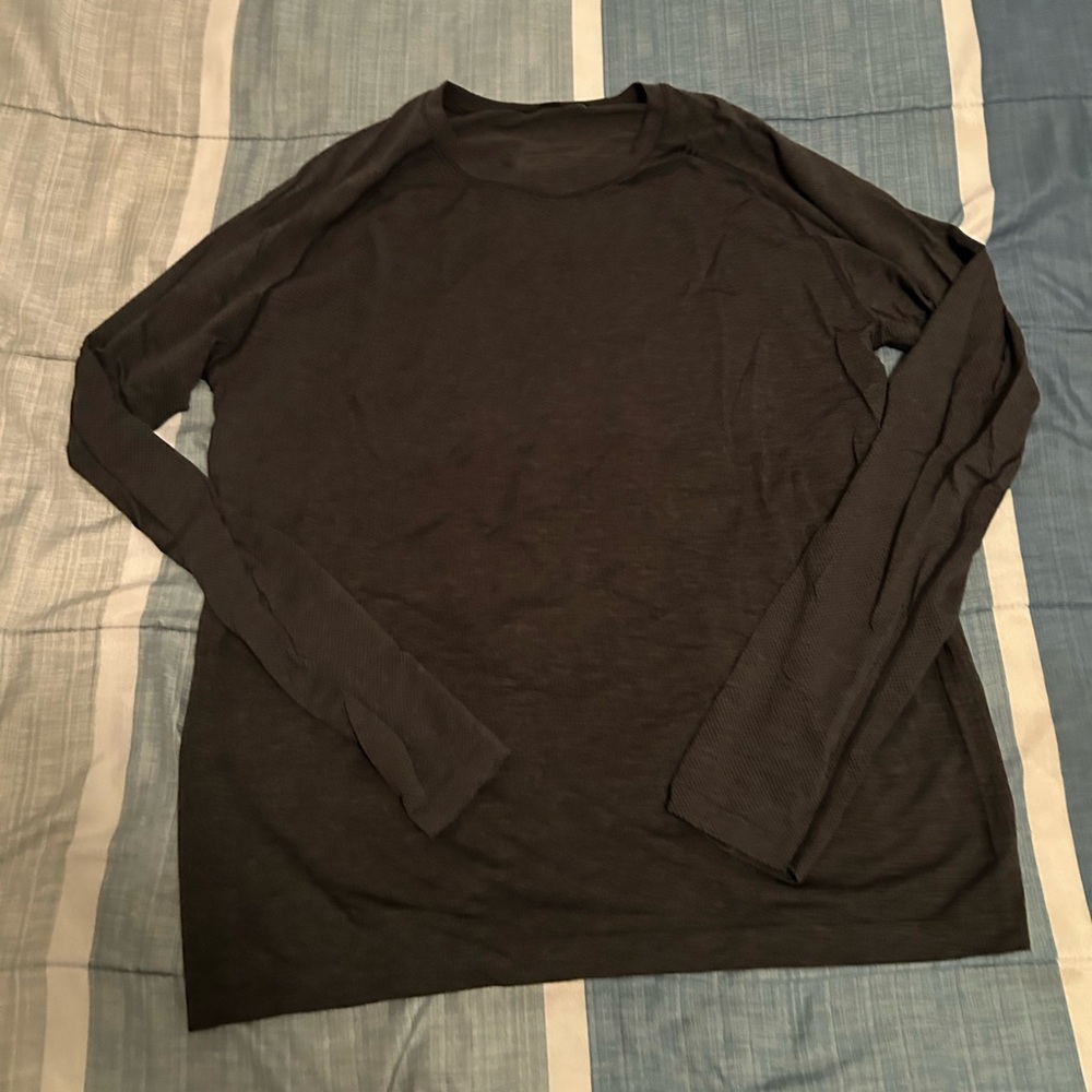 Lululemon Mens Long Sleeve Mesh Shirt- Large, Dark Gray